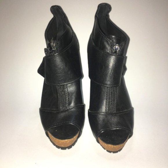 Simply Vera Wang Open Toe Booties - Picture 1 of 4